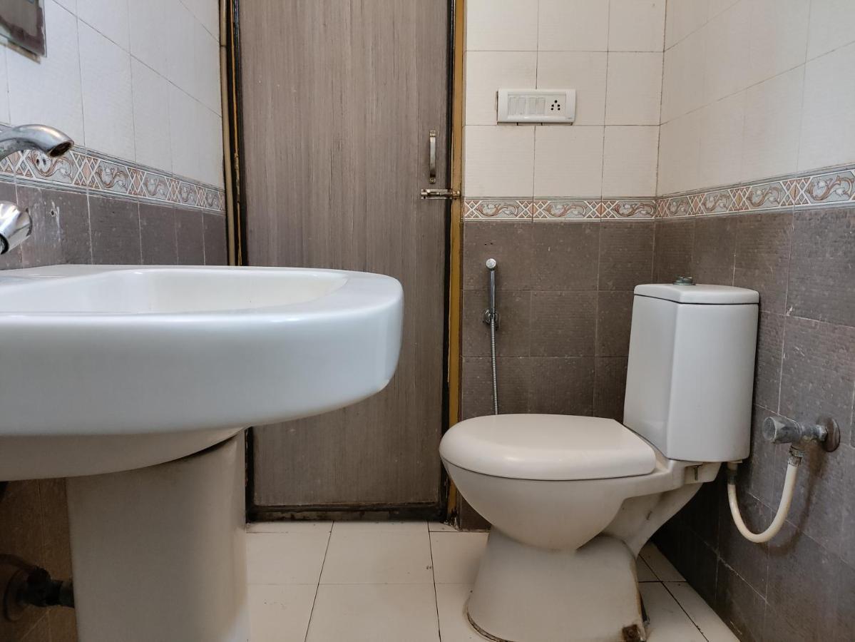 Tulip Palm Hotel Jaipur Bagian luar foto