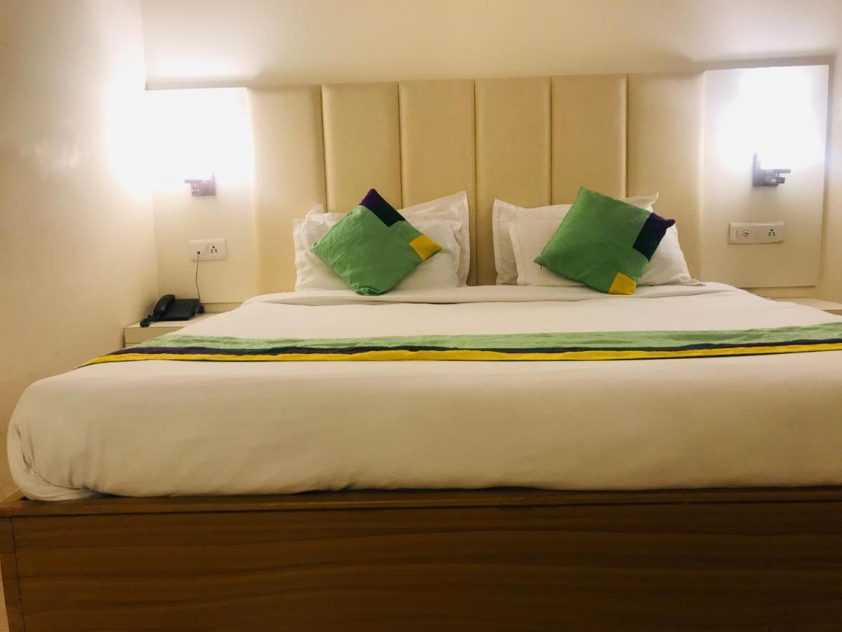 Tulip Palm Hotel Jaipur Bagian luar foto