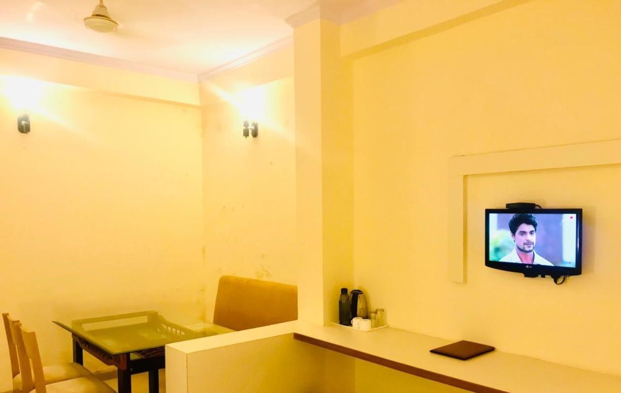 Tulip Palm Hotel Jaipur Bagian luar foto