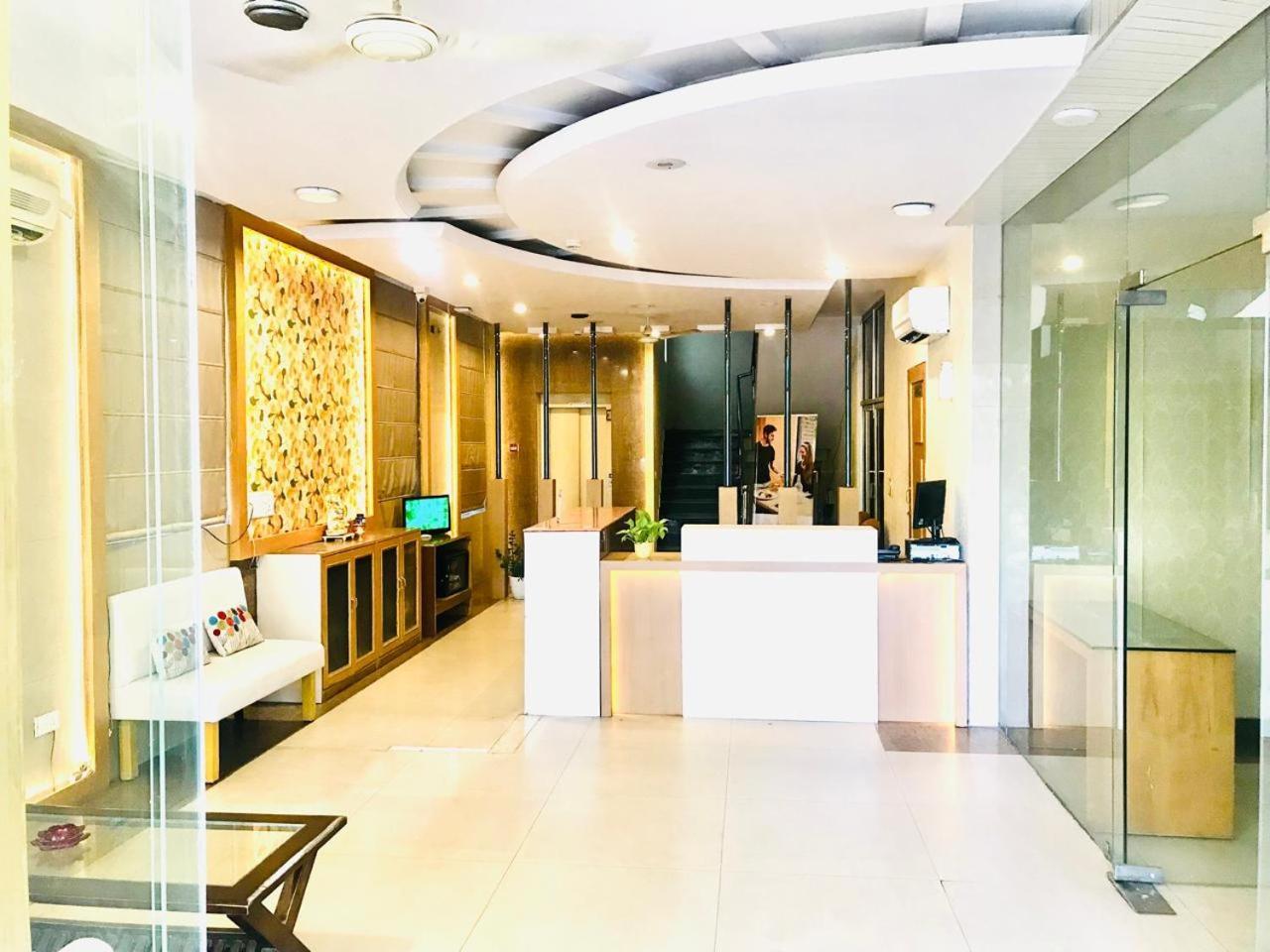 Tulip Palm Hotel Jaipur Bagian luar foto